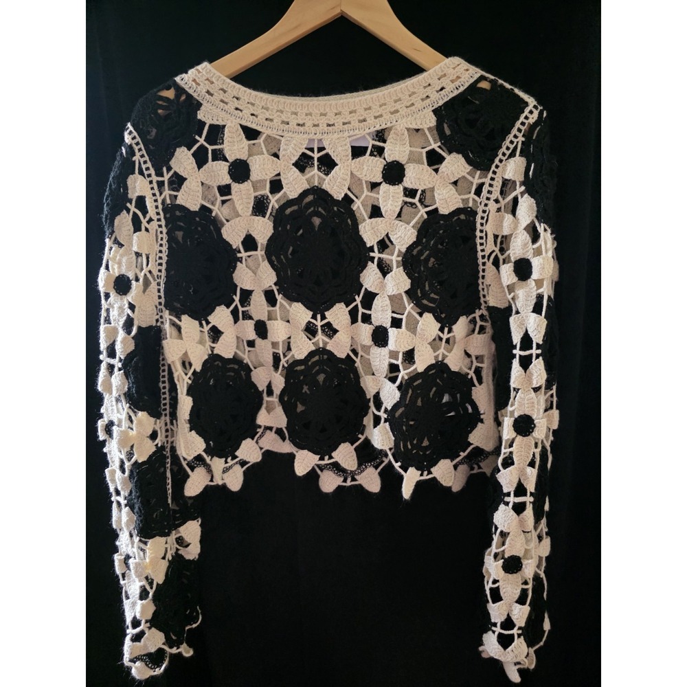 EB LUXE Los Angeles Boho Crochet Knit Floral Top Ivory Black Y2K Hippie Size M